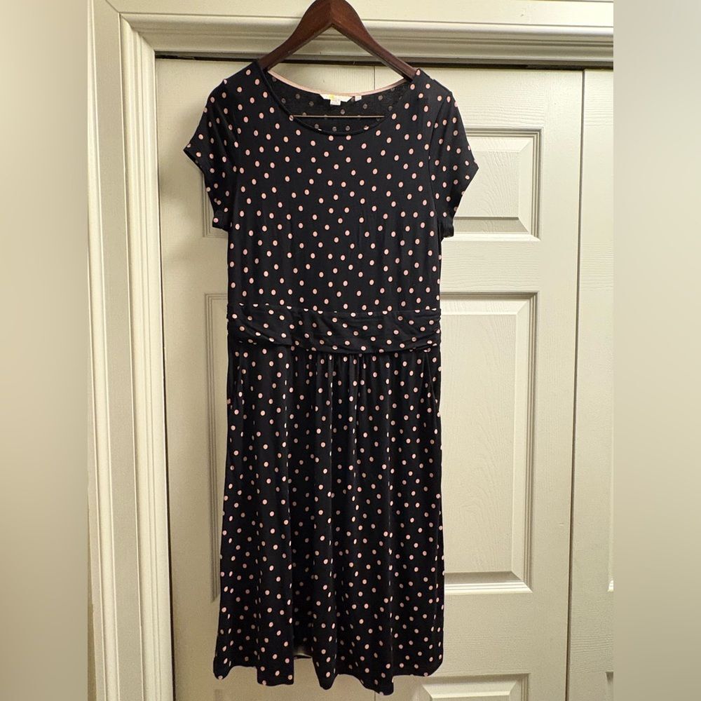 Boden Amelia Jersey dress Black Dress with Pink Dots with pockets size 10